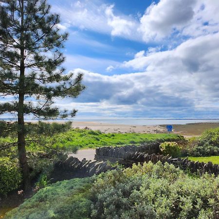 לאנלי Coastal Apartment With Beach On Your Doorstep! מראה חיצוני תמונה