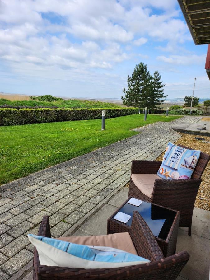 לאנלי Coastal Apartment With Beach On Your Doorstep! מראה חיצוני תמונה