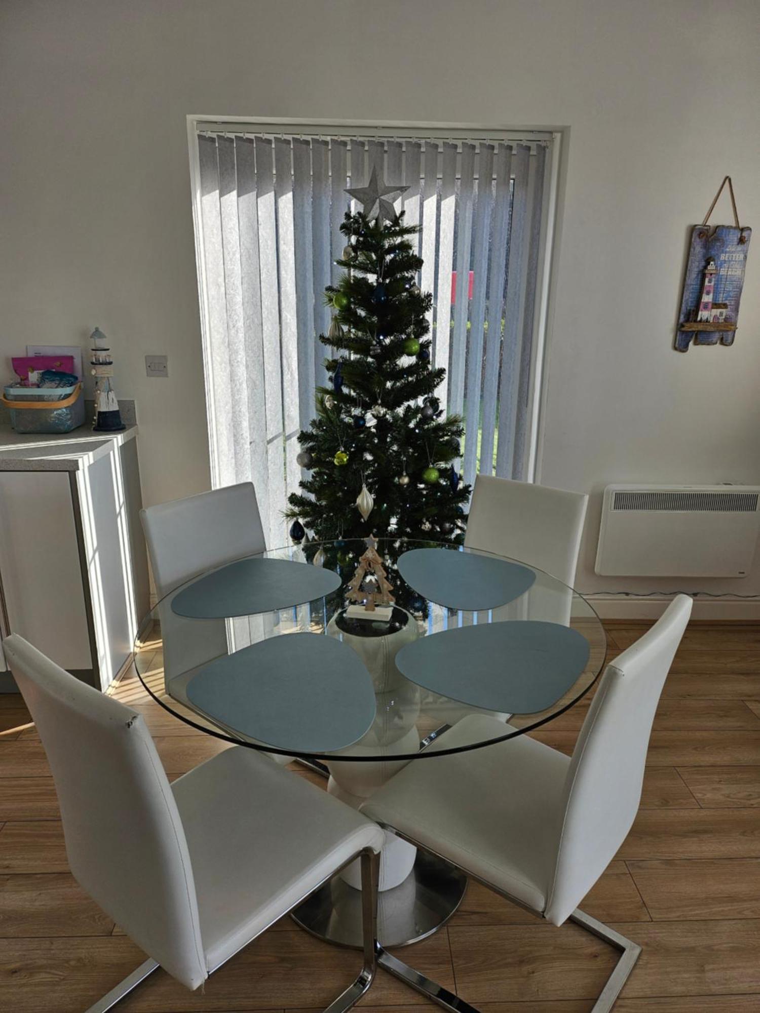 לאנלי Coastal Apartment With Beach On Your Doorstep! מראה חיצוני תמונה